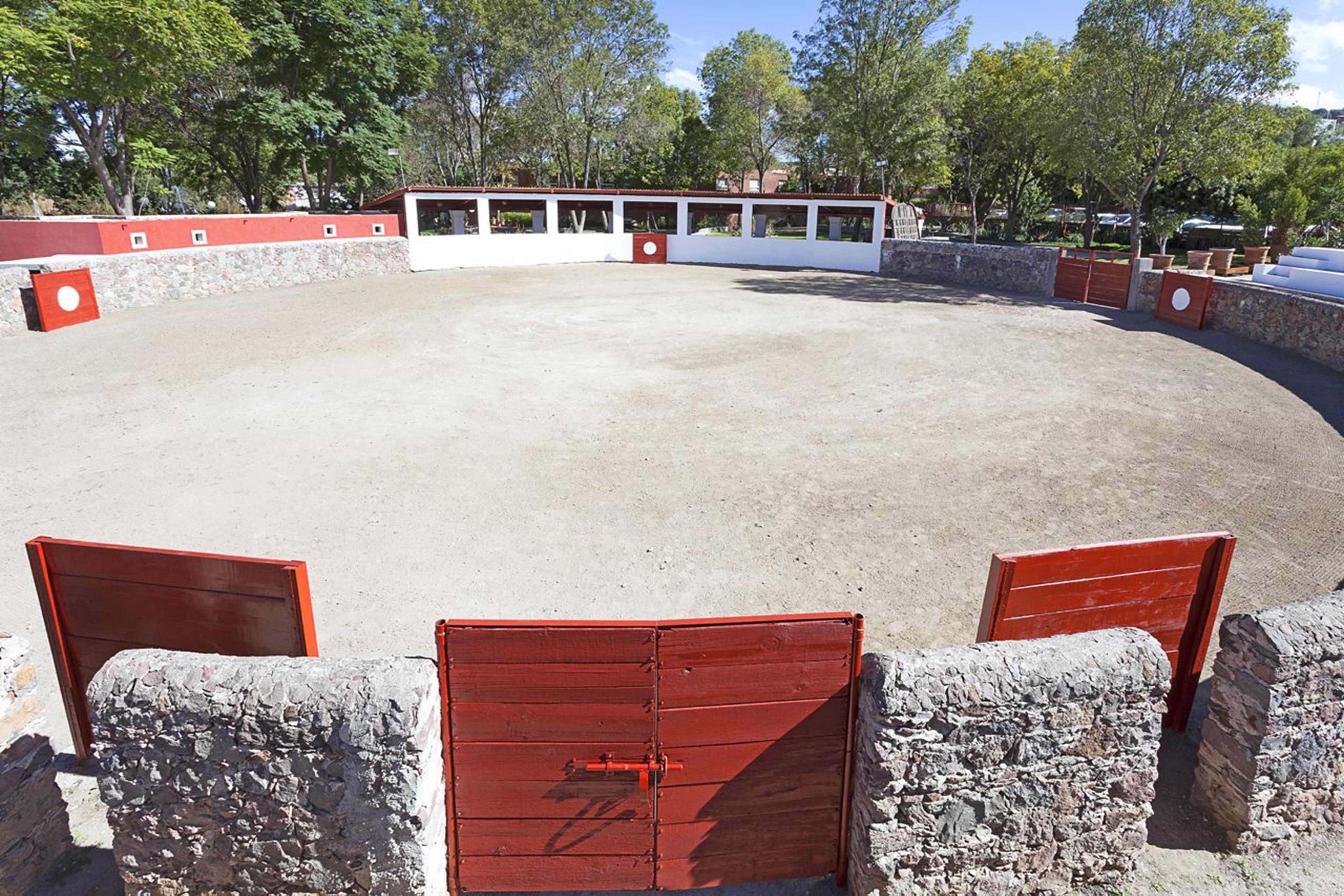 Real De Minas San Miguel De Allende Bagian luar foto The bullring