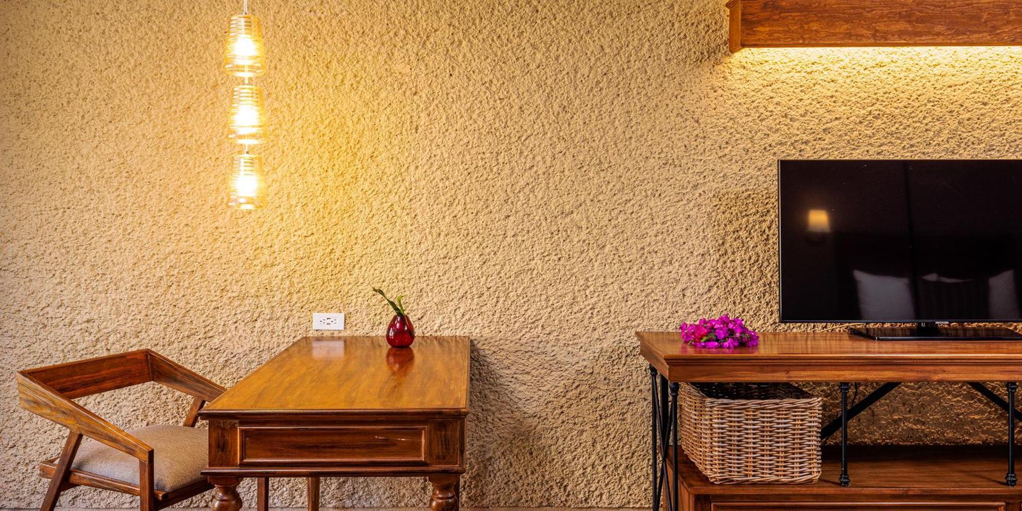 Real De Minas San Miguel De Allende Ruang foto A wall with a layer of stucco